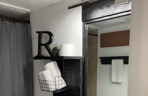 Knox - Henderson Apartment | Amazing McKinney Ave Apartmet