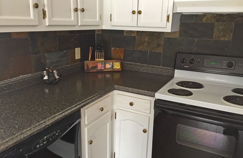 Carriage Hills House | Amazing Mountain Views, Tri-Level Home With A Large Deck, Close To Town. Hot Tub