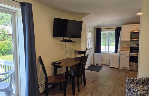 Intervale Apartment | Amazing mountain views in scenic Intervale