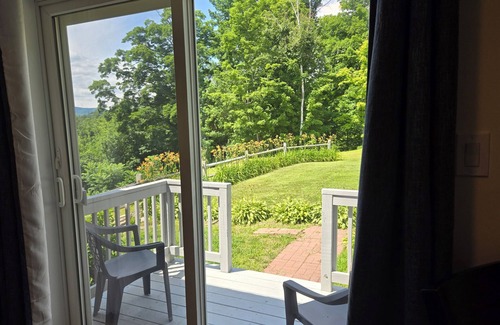 Intervale Apartment | Amazing mountain views in scenic Intervale