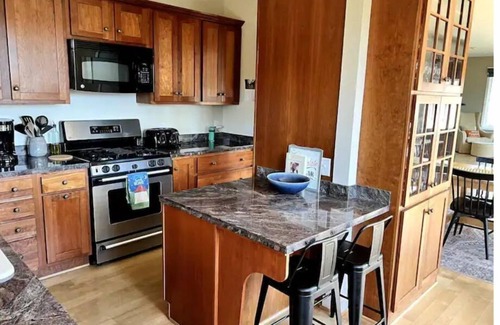 Afton House | Amazing Mountain Views, Hot Tub and Close to Wineries and Breweries