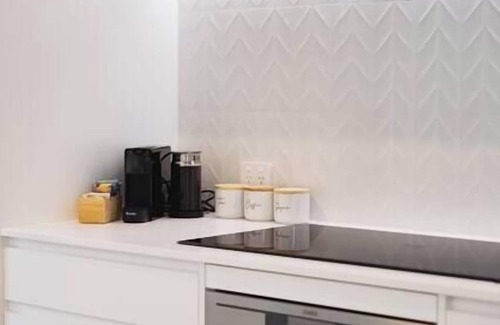 Christchurch House | Amazing New Modern House w/Parking, 5min from CBD, Sleeps 11, Large Modern house w/parking, 5 min dr