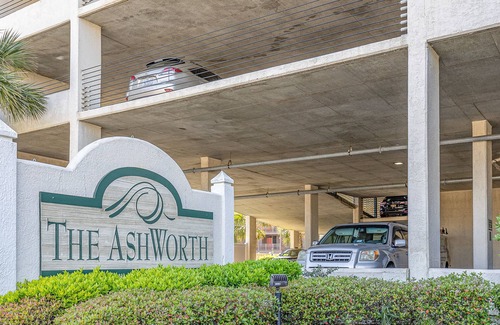 Ocean Drive Condo | Amazing Oceanfront Condo in North Myrtle Beach. One block from Main Street!