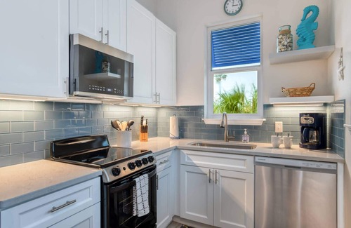 St. Augustine Beach Apartment | Amazing Ocean Views, Steps to Beach, Walk to Restaurants, Shops, Pier! $300 in Free Tickets Per Day!