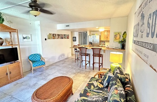 Kahaluu Bay Condo | AMAZING OCEAN VIEW Popular White Sands Village Steps To The Beach!