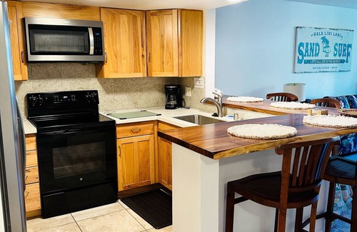 Kahaluu Bay Condo | AMAZING OCEAN VIEW Popular White Sands Village Steps To The Beach!