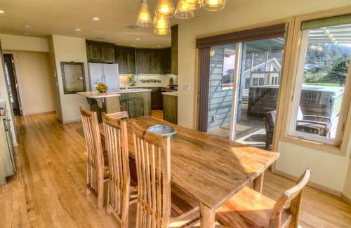 Yachats House | Amazing Ocean Views in Yachats! Modern Decor! Dog Friendly!