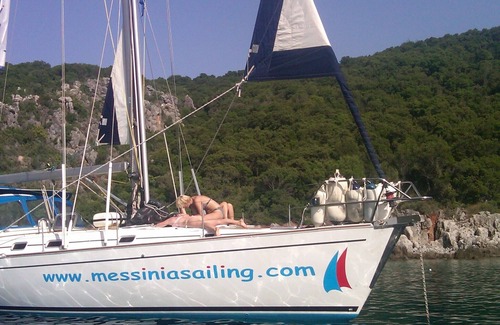 Kalamata Boat Rental | Amazing onboard stay and Lazy sailing cruises!