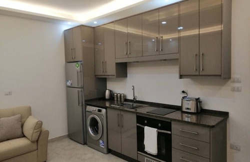 Al Abdali Apartment | Amazing one Bedroom Apartment in Amman, Elwebdah 2
