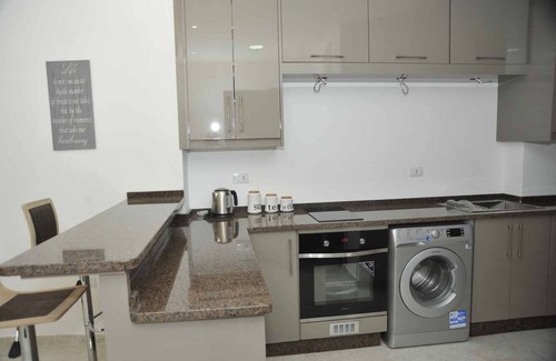 Al Abdali Apartment | Amazing one Bedroom Apartment in Amman, Elwebdah 2