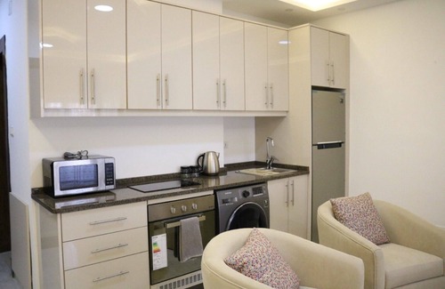 Jabal Al-Hussein Apartment | Amazing one Bedroom Apartment in Amman, Elwebdah 5