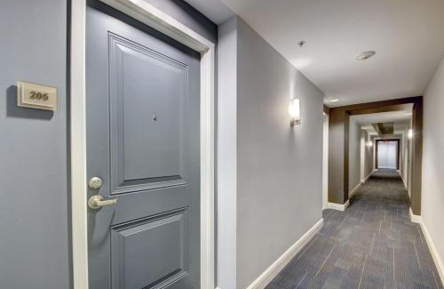Boynton Beach House | Amazing One-bedroom In Casa Costa!beach Pass Inc!