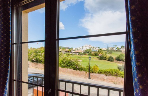 Benahavis Apartment | Amazing panorama views - Golf at your doorstep