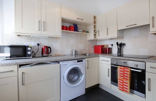 North Berwick Apartment | Amazing panoramic sea views to calm the soul.