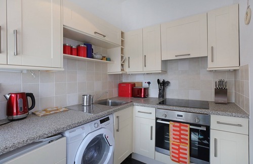 North Berwick Apartment | Amazing panoramic sea views to calm the soul.