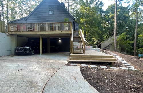 Columbia House | Amazing, Pet friendly 4bdrm/3bath home for the entire family! n