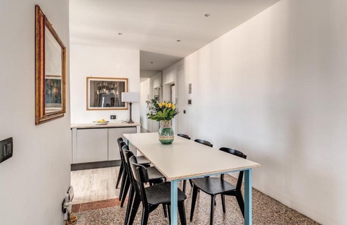 Aventine Apartment | Amazing Piramide Metro Station