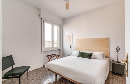 Aventine Apartment | Amazing Piramide Metro Station