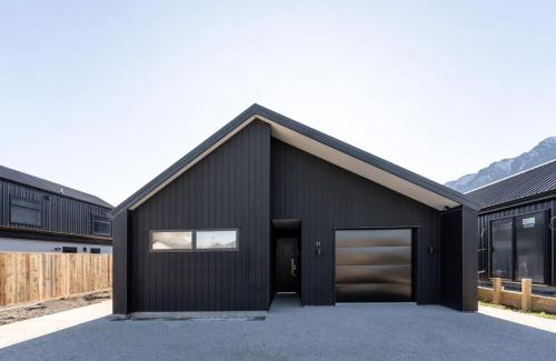 Kawarau Falls House | Amazing Retreat in Queenstown