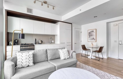 South Beach Apartment | Amazing Rincon Hill 1BR w/W/D, Gym & Pool, near Tech HQs, by Blueground