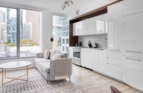 South Beach Apartment | Amazing Rincon Hill 1BR w/W/D, Gym & Pool, near Tech HQs, by Blueground
