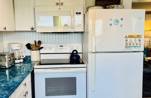 Yarmouth Port House | *Amazing SALTWATER FRONT on Follins Pond! * 4bdrm/2bth