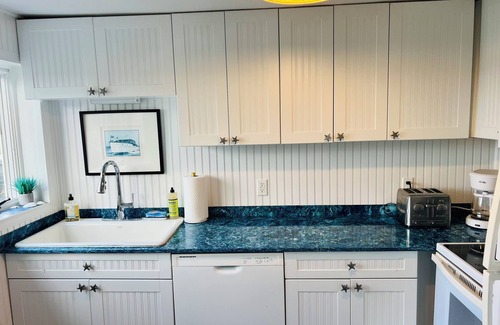 Yarmouth Port House | *Amazing SALTWATER FRONT on Follins Pond! * 4bdrm/2bth