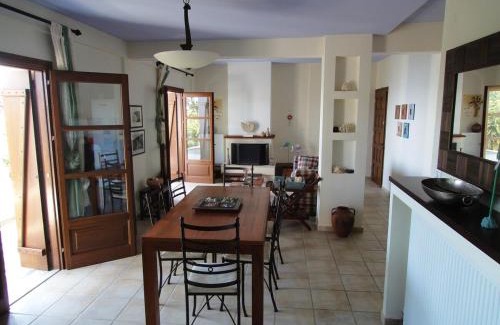 Agios Ioannis Apartment | Amazing seaside beach home in the best location