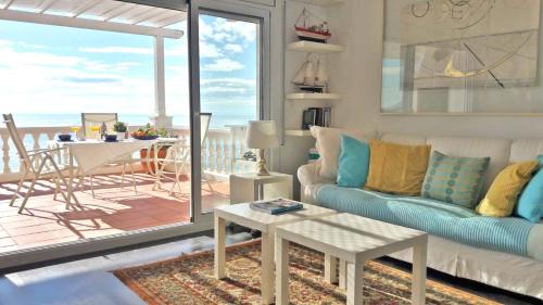 Almadraba-Canyelles Apartment | Amazing seaview apartment with terrace & parking - Casa ArteVida
