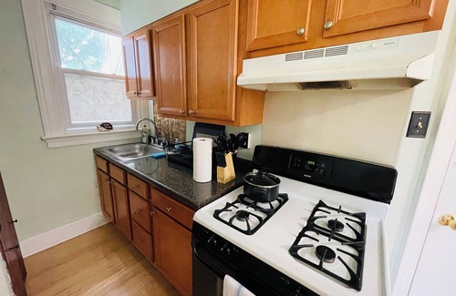 Elkins Park Apartment | Amazing, spacious, large 2 bedroom 1 bath apartment