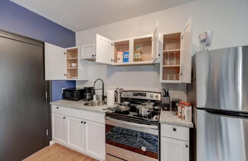 Lower East Side Apartment | Amazing Studio McKinley Beach - Brady St Lowr East