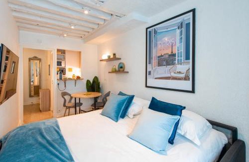 Les Halles Apartment | Amazing studio on the most prestigious street