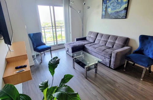 Mimico Hotel | Amazing suite located in Toronto Humber Bay