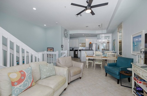 Bay Esplanade House | AMAZING Townhome Private Rooftop with hot tub & private elevator! Awesome Views