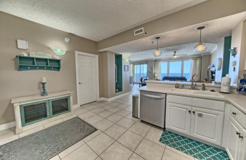 Thomas Drive Apartment | Amazing Tropical Condo with Complimentary Beach Chairs and Umbrellas - Unit 0706