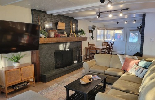 Wautoma House | Amazing view, hot tub, fireplace, pet friendly, pier, kayaks, paddleboard,& more
