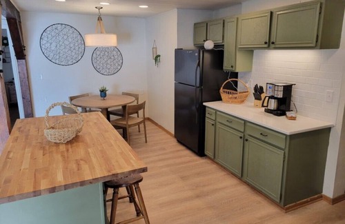 Wautoma Cabin | Amazing view, hot tub, sauna, fireplace, pet friendly, pier, kayaks, paddleboard