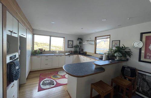 Queenstown House | Amazing views and location w/separate studio/office - close to everything