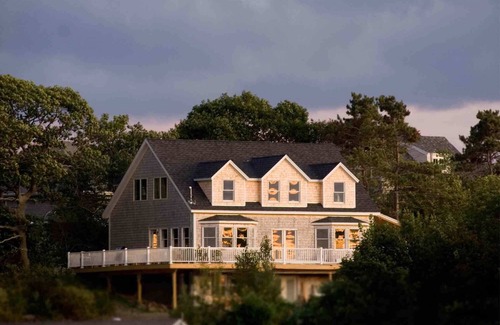 Mid-Coast and Islands House | Amazing Views, and Comfortable Spaces in this Well Appointed Sanctuary