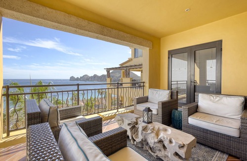 El Medano Ejidal Condo | AMAZING views! Newly renovated luxury beachfront condo at Hacienda Beach Club!
