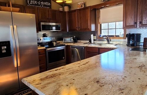 Young Harris House | Amazing views of Lake Chatuge in Hiawassee at Little Bear Lodge Main level