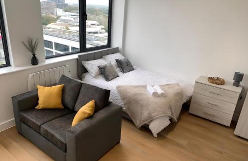 Old Trafford Apartment | Amazing Views of the City