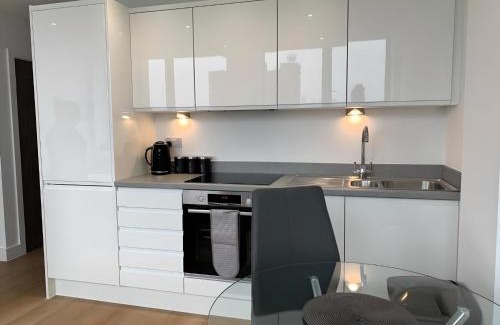 Old Trafford Apartment | Amazing Views of the City