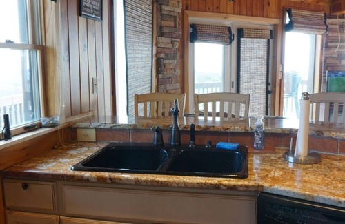 Banner Elk House | Amazing Views of Beech Mountain, Walk to Ski Slopes!