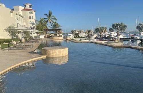 La Paz Apartment | Amazing Vista Coral Condo