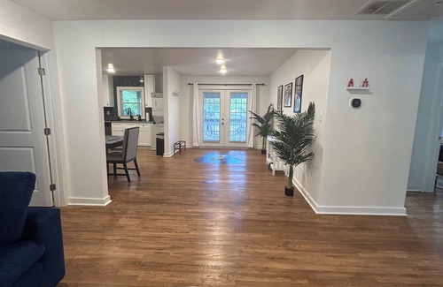 Collier Heights House | Amazing visual Illusion home.Incredible 5-bedroom home near downtown Atlanta