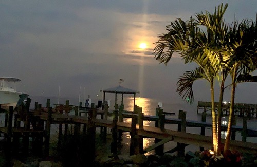 Chesapeake Beach House | AMAZING WATERFRONT DESTINATION FOR ROMANTIC AND FAMILY VACATIONS.