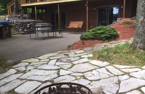 Hayward Cabin | Amazing Waterfront Cabin on Placid Lake