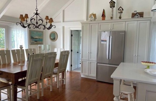 Madequecham House | AMAZING! XLG PRIVATE POOL&TENNIS,WALK TO BEACH,VIEWS,NEWLY RENOVATED,SLEEPS 8-10