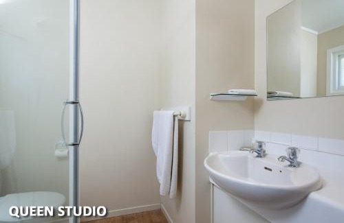 Whakatane Hotel | Amber Court Motel